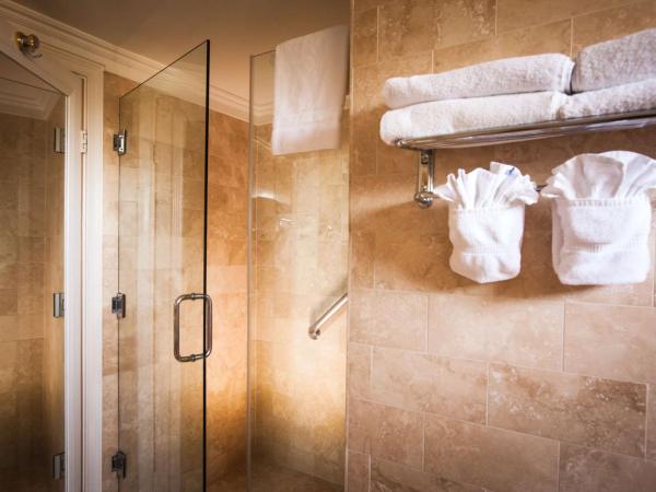 Best Western Plus Sunset Plaza Hotel : photo 2 de la chambre suite avec 2 lits queen-size et balcon - non-fumeurs