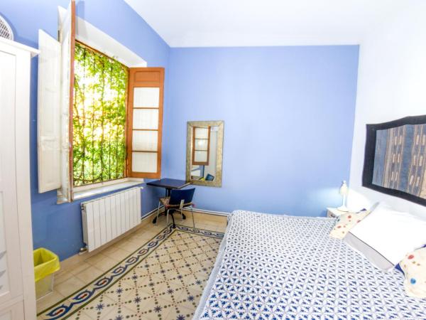 Villa Alicia Guest House : photo 2 de la chambre chambre double avec salle de bains commune