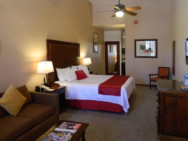 Best Western Plus Hacienda Hotel Old Town : photo 4 de la chambre suite lit queen-size avec canapé-lit