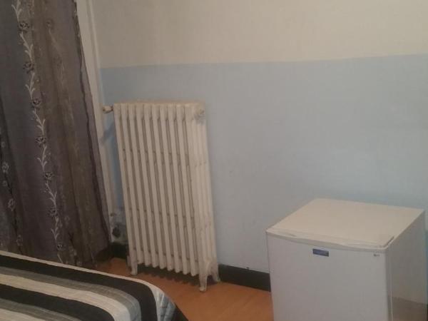 Hostal Lima : photo 2 de la chambre chambre lits jumeaux avec balcon