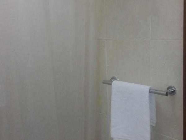 Hostal Lima : photo 4 de la chambre chambre lits jumeaux avec balcon