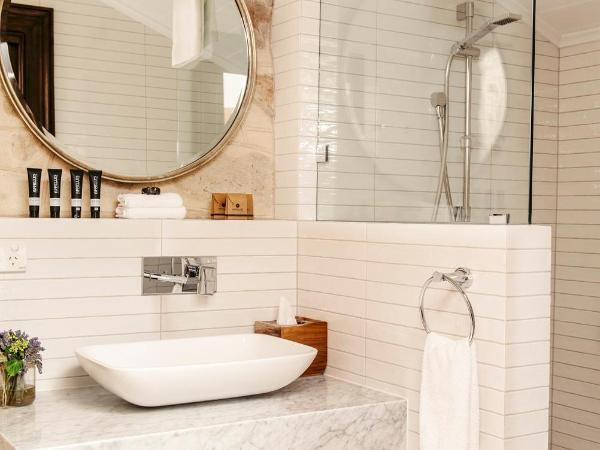 Mount Lofty House & Estate Adelaide Hills : photo 9 de la chambre suite lit king-size exécutive avec vue sur le jardin