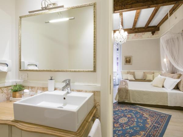 Vecchia Verona Rooms & Apartments : photo 7 de la chambre chambre triple supérieure