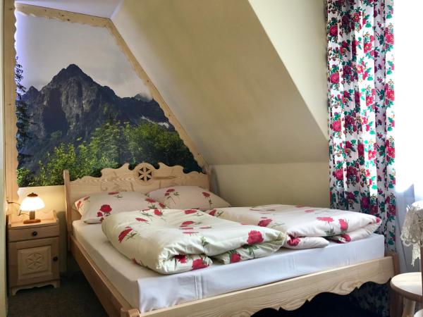 Chatka U Hazy - Regionalne Pokoje Zakopane : photo 9 de la chambre chambre double avec balcon