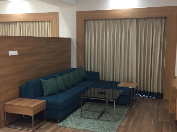 Lemon Tree Hotel, Sector 60, Gurugram : photo 4 de la chambre executive suite with 1+1 (happy hours from 5 pm to 9 pm) and 2 pcs of laundry complimentary per room per stay