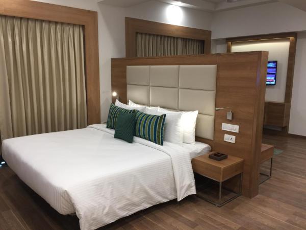 Lemon Tree Hotel, Sector 60, Gurugram : photo 3 de la chambre executive suite with 1+1 (happy hours from 5 pm to 9 pm) and 2 pcs of laundry complimentary per room per stay