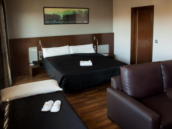TaCH Madrid Airport : photo 3 de la chambre chambre familiale (2 adultes + 1 enfant)