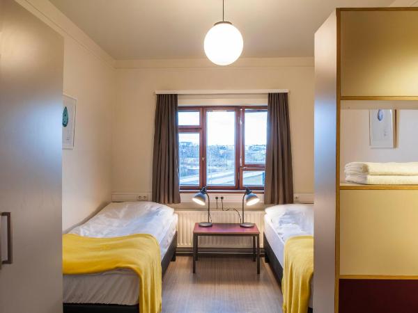 Student Hostel : photo 5 de la chambre chambre lits jumeaux avec salle de bains commune