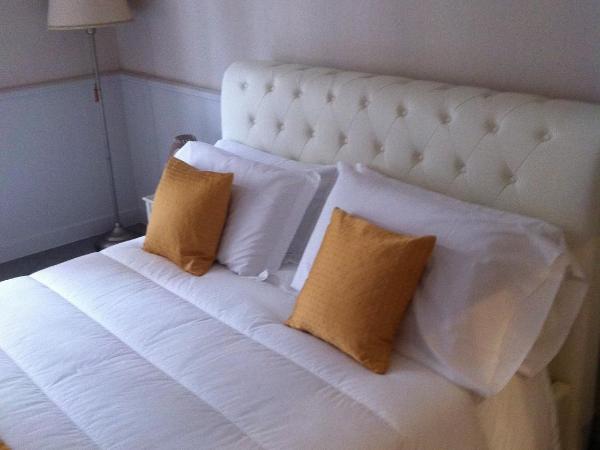 B&B Le Grazie : photo 1 de la chambre chambre familiale avec salle de bains privative