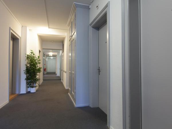 Hotel Alpha : photo 4 de la chambre chambre simple avec salle de bains commune