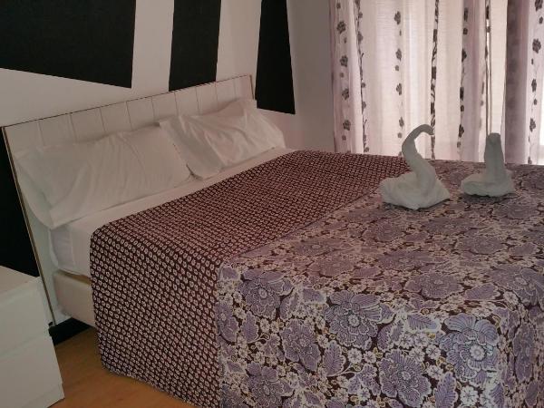 Hostal Lima : photo 3 de la chambre chambre double avec terrasse