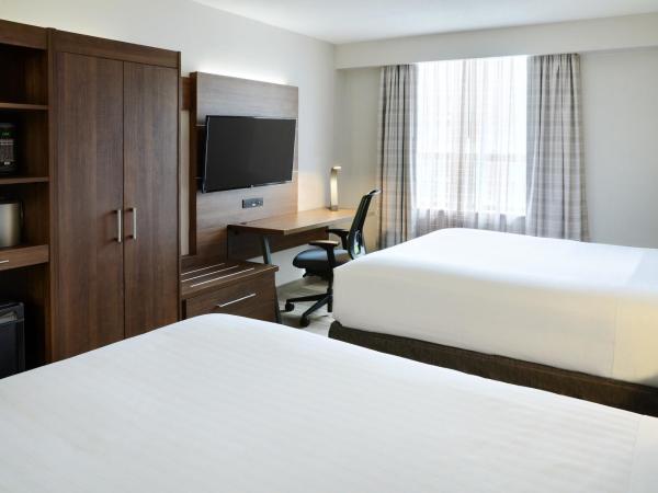 Holiday Inn Express Toronto Downtown, an IHG Hotel : photo 1 de la chambre chambre standard avec 2 lits queen-size