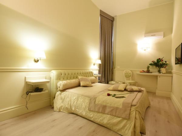 Suite Hotel Santa Chiara : photo 3 de la chambre chambre double Économique