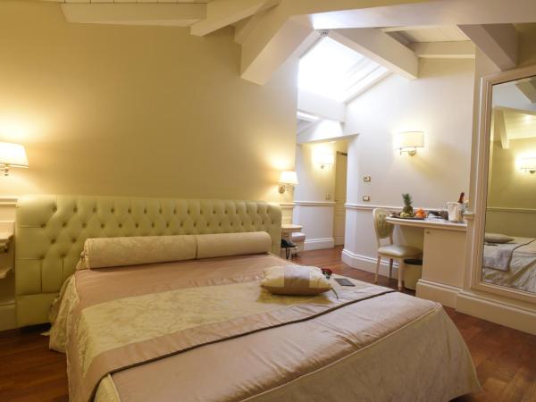Suite Hotel Santa Chiara : photo 6 de la chambre chambre double ou lits jumeaux classique
