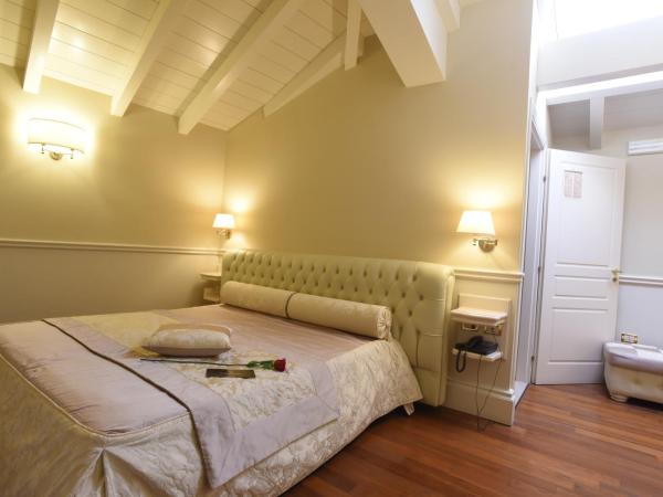 Suite Hotel Santa Chiara : photo 5 de la chambre chambre double ou lits jumeaux classique