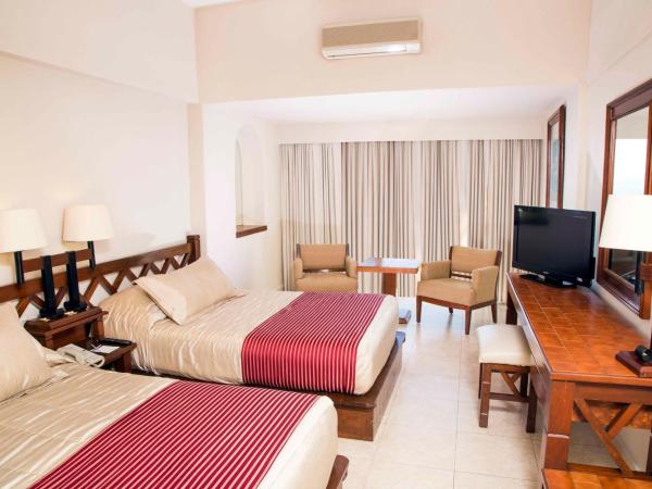 Hotel Fortin Plaza : photo 3 de la chambre chambre double avec 2 lits doubles