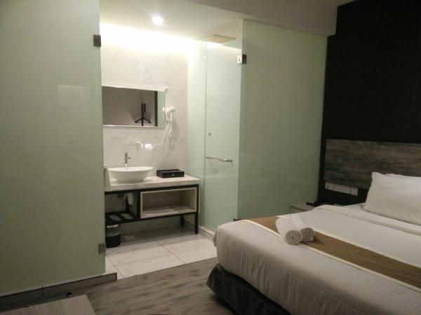 The Leverage Business hotel (Skudai) : photo 4 de la chambre chambre lit king-size standard (sans fenêtre)