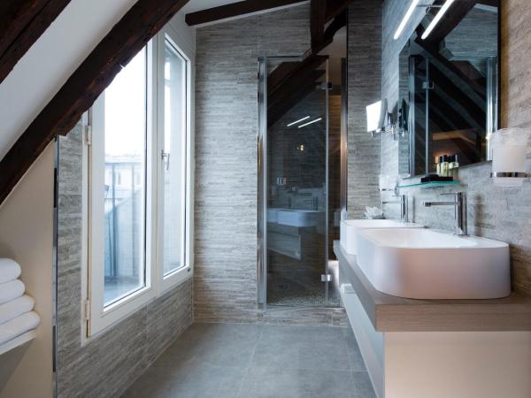 Hôtel Jacques De Molay : photo 7 de la chambre chambre deluxe double ou lits jumeaux