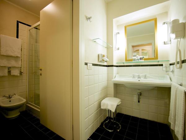 Hotel Mercure Milano Centro : photo 3 de la chambre chambre double standard - non-fumeurs