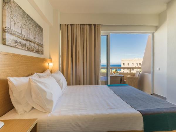 City Center Hotel : photo 9 de la chambre chambre triple supérieure