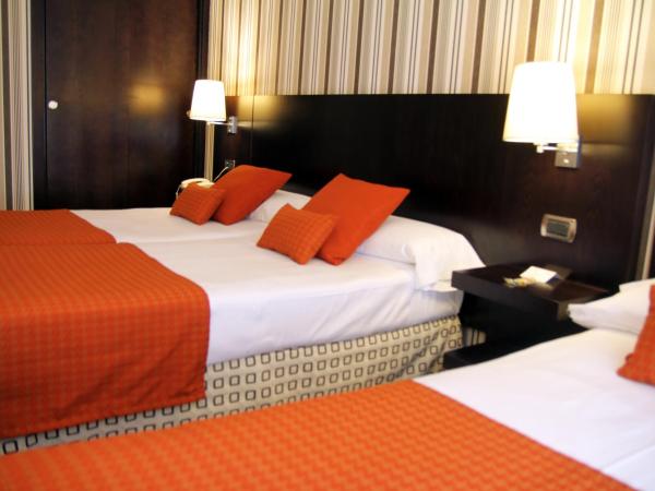 Hotel Conde Duque Bilbao : photo 4 de la chambre chambre triple classique
