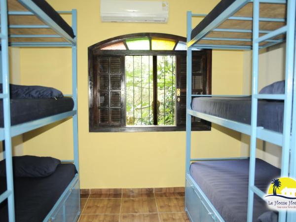 Le House Hostel : photo 4 de la chambre lit en dortoir pour femmes de 9 lits avec salle de bains privative