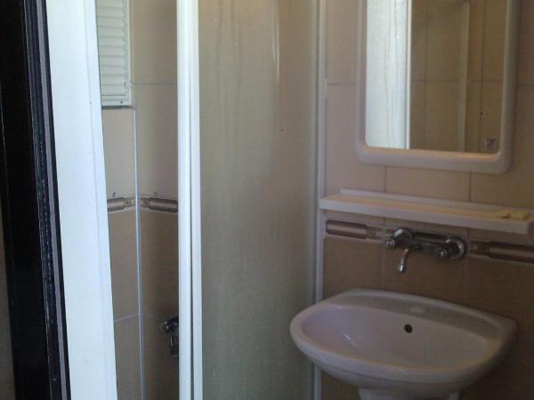 Hotel Melike : photo 2 de la chambre chambre double ou lits jumeaux avec balcon