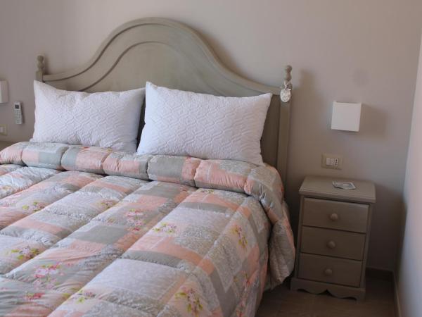 B&B Paura : photo 10 de la chambre chambre double avec salle de bains privative