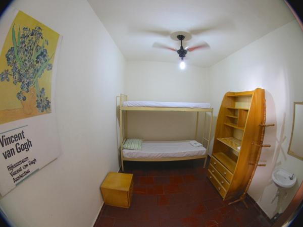 Pousada e Hostel Barra da Tijuca : photo 2 de la chambre chambre simple avec toilettes et douche communes