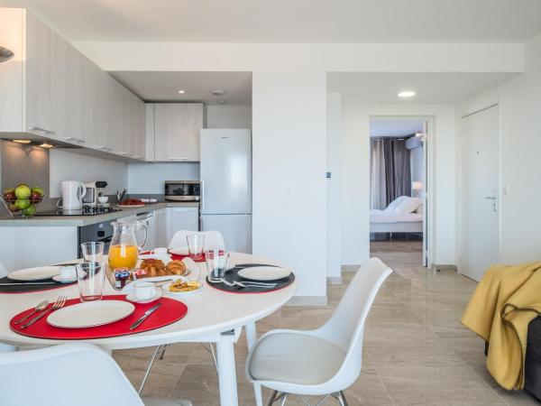 Cannes Marina Appart Hotel Mandelieu : photo 2 de la chambre appartement 1 chambre - vue sur mer