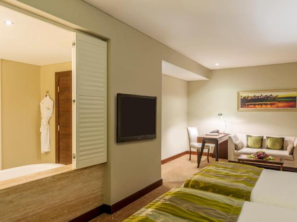 The Tower Plaza Hotel Dubai : photo 1 de la chambre chambre lit king-size premium
