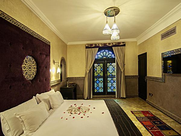 Palais Ommeyad Suites & Spa : photo 6 de la chambre suite ambassadeur avec bain à remous