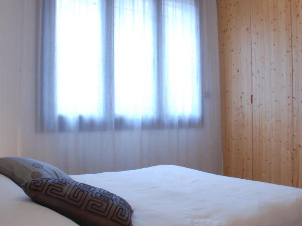 Locazione Turistica Gioia : photo 1 de la chambre chambre double avec salle de bains privative extérieure