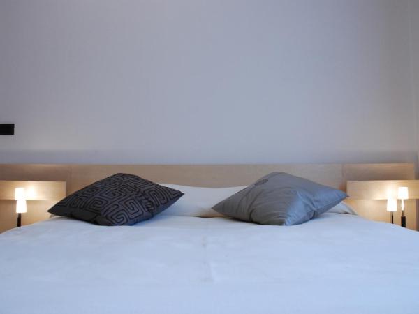 Locazione Turistica Gioia : photo 2 de la chambre chambre double avec salle de bains privative extérieure