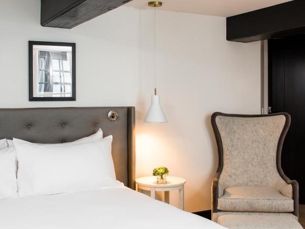 William Gray by Gray Collection : photo 1 de la chambre chambre lit king-size - maison william grey