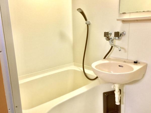 外国人専用の มิตรภาพFriendship ゲストハウス Backpackers Dorms Miwa : photo 3 de la chambre chambre familiale standard