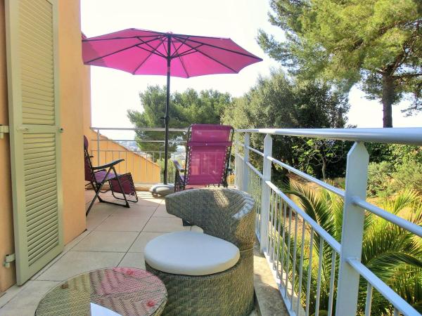 Villa Azur Golf : photo 6 de la chambre chambre double supérieure avec terrasse - vue sur mer 