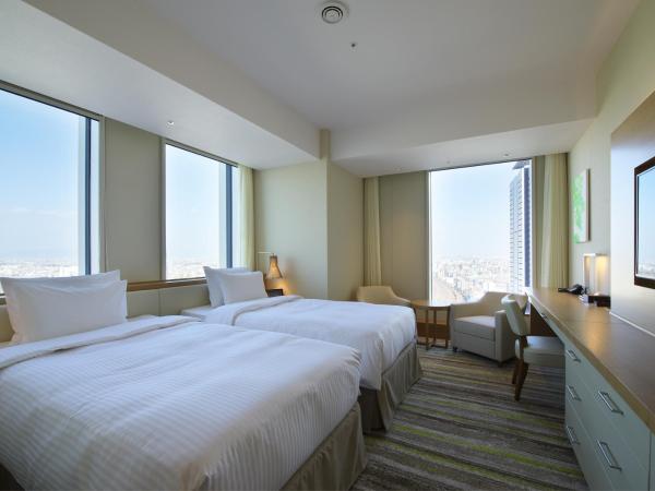 Nagoya JR Gate Tower Hotel : photo 2 de la chambre deluxe corner twin room with view bath - non-smoking