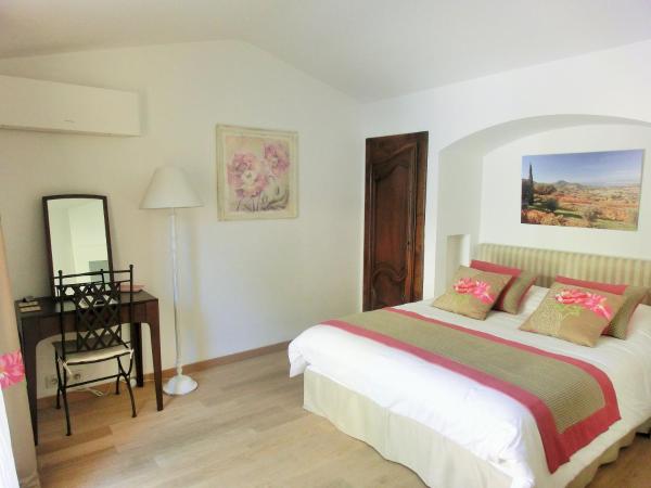 Villa Azur Golf : photo 1 de la chambre chambre double confort avec vue sur le patio