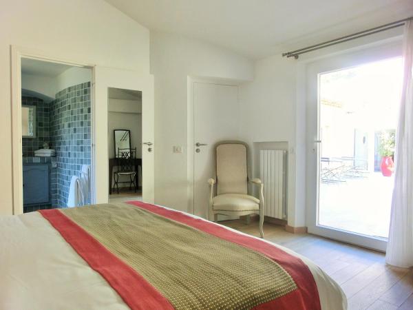 Villa Azur Golf : photo 7 de la chambre chambre double confort avec vue sur le patio