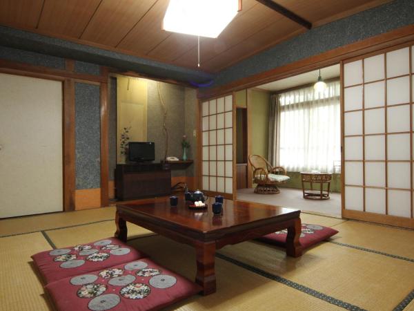 Yokokura Ryokan : photo 2 de la chambre chambre standard de style japonais avec salle de bains commune et toilettes communes
