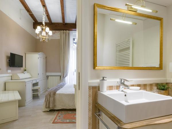 Vecchia Verona Rooms & Apartments : photo 4 de la chambre chambre double supérieure