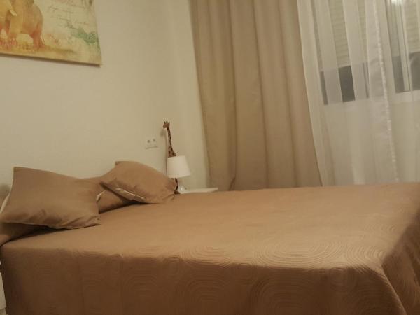 Pension Yna Holiday : photo 5 de la chambre chambre double avec salle de bains commune