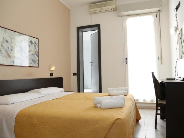 Hotel Villa Dina : photo 4 de la chambre chambre double ou lits jumeaux standard