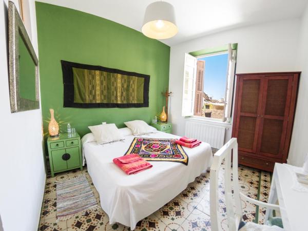 Villa Alicia Guest House : photo 4 de la chambre chambre double avec salle de bains privative
