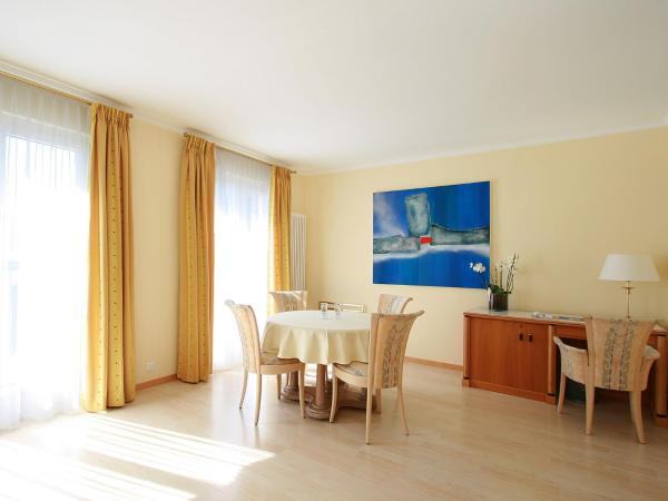 Hotel Garni Golf : photo 5 de la chambre suite junior avec balcon - vue sur lac