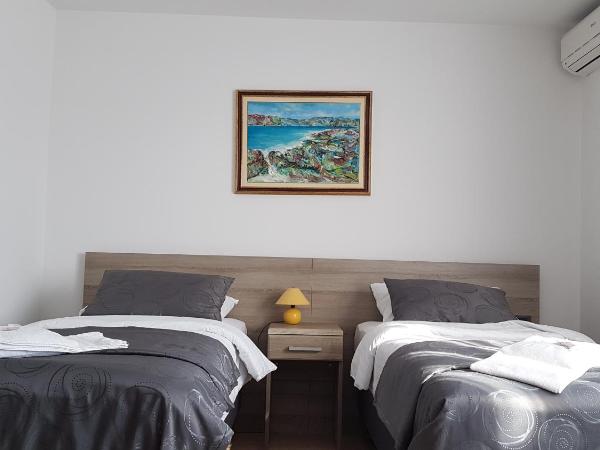 Villa Kristina : photo 1 de la chambre chambre double - vue sur jardin