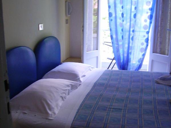 Albergo Maria Gabriella : photo 8 de la chambre chambre double ou lits jumeaux avec balcon