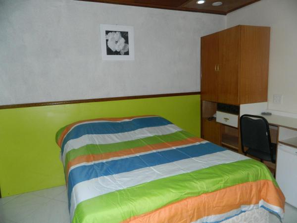 Midway Motel (Adult Only) : photo 2 de la chambre chambre double ou lits jumeaux standard