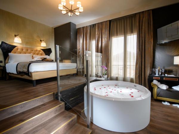 Palazzo Veneziano - Venice Collection : photo 1 de la chambre suite d'angle junior avec bain à remous - vue sur canal
